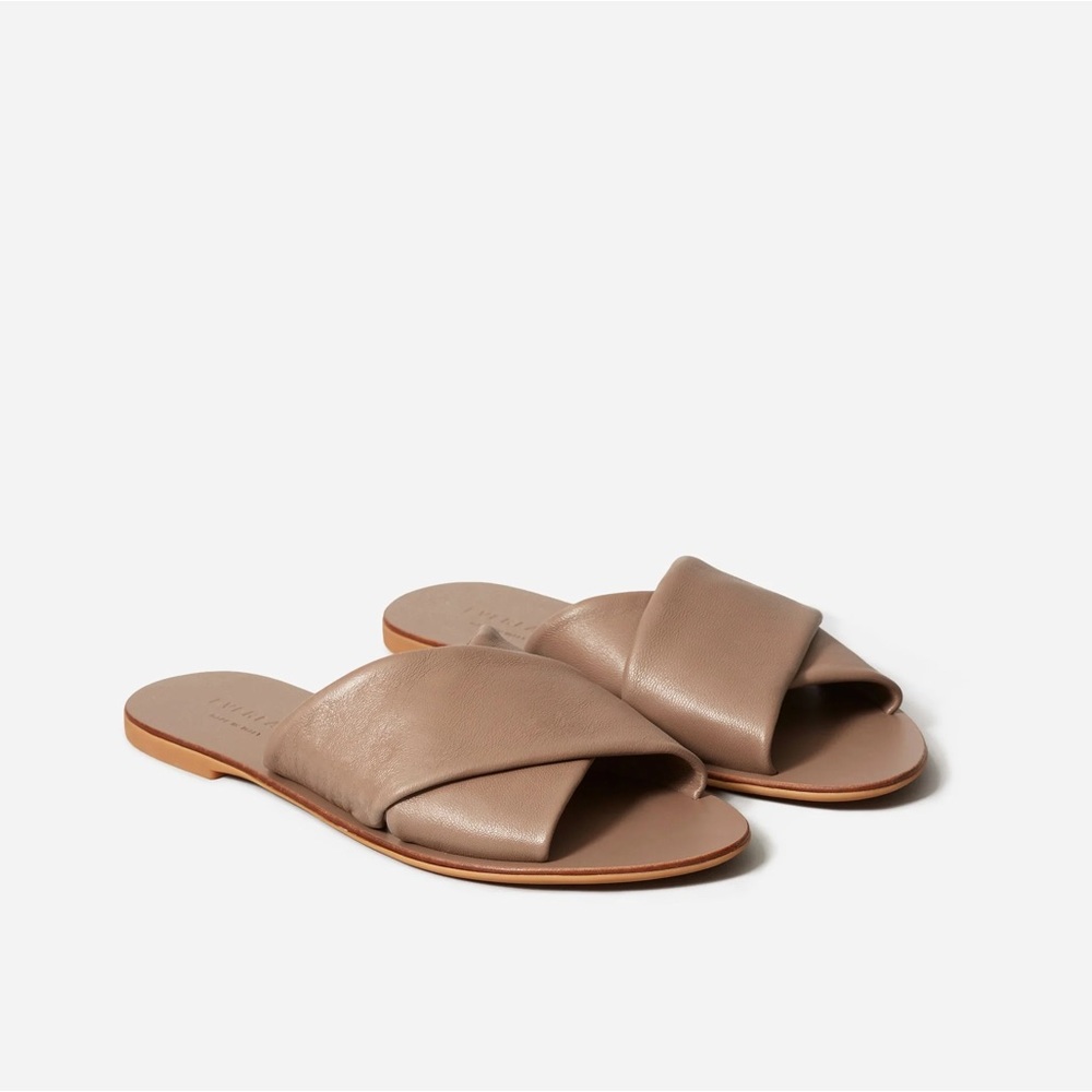 EVERLANE The Day Crossover Sandal - Picture 2 of 16